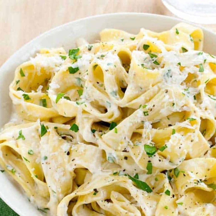 Каннеллони с ветчиной и сыром