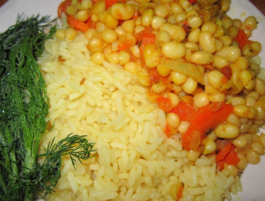 Рис с фасолью и овощами