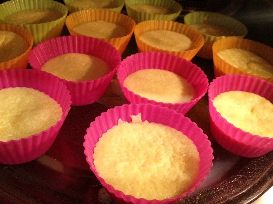 Кексики в силиконовых формочках в духовке