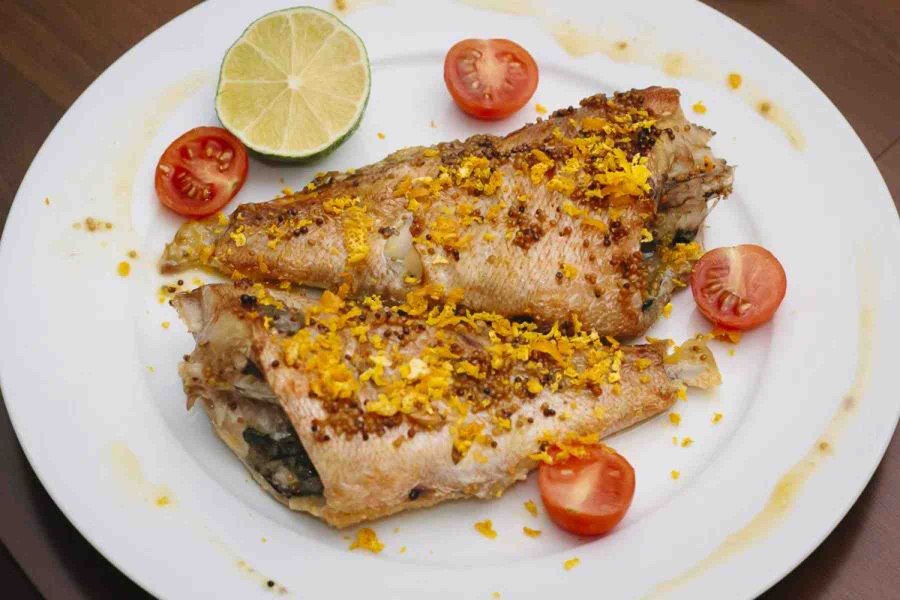 Морской окунь на кухне