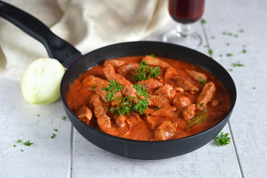 Мясо с подливкой