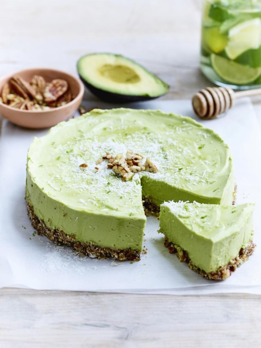 Сыроедческий торт авокадо лайм