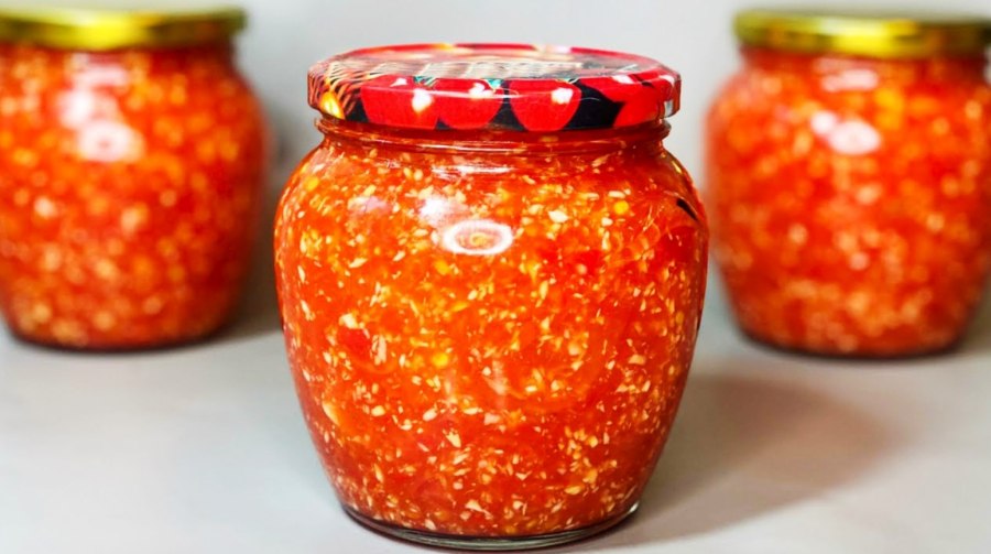 Чем хреновина отличается от аджики