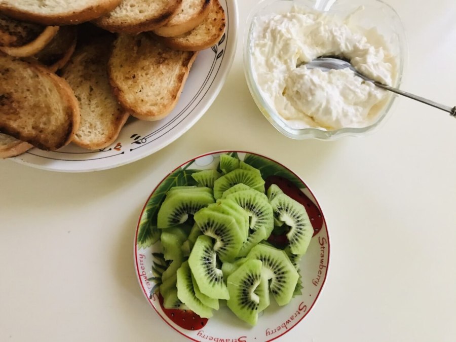 Бутерброды с киви на праздничный стол