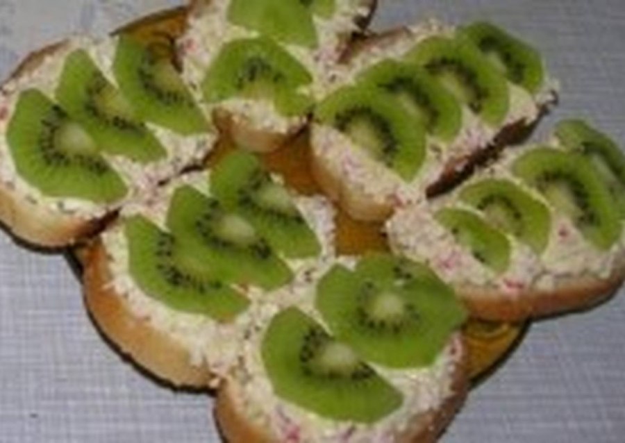 Бутеры СИКИВИ И гранатом