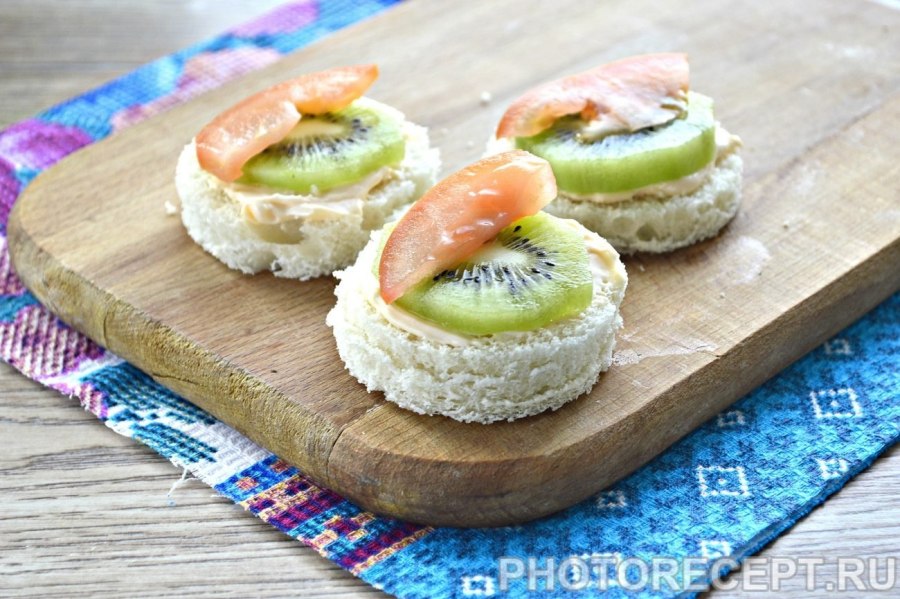 Бутерброды с киви и лимоном