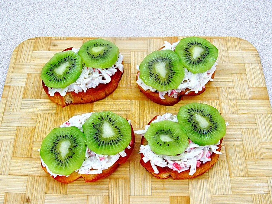 Бутерброды с киви на праздничный