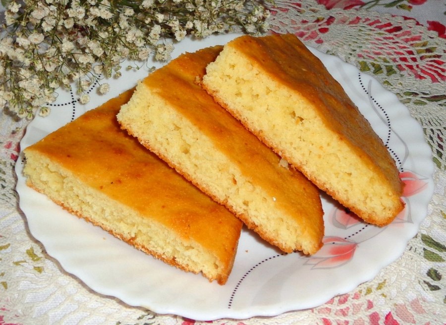 Манник с яблоками и корицей