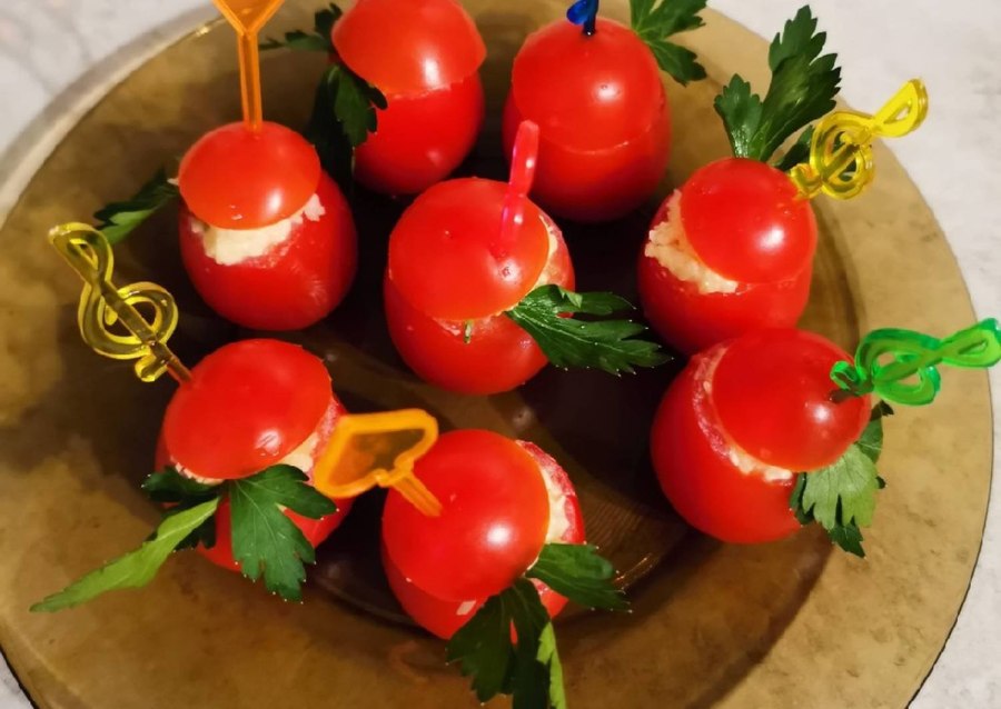 Перчики черри фаршированные