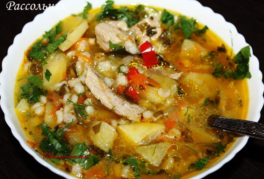 Солянка с перловкой и солеными огурцами