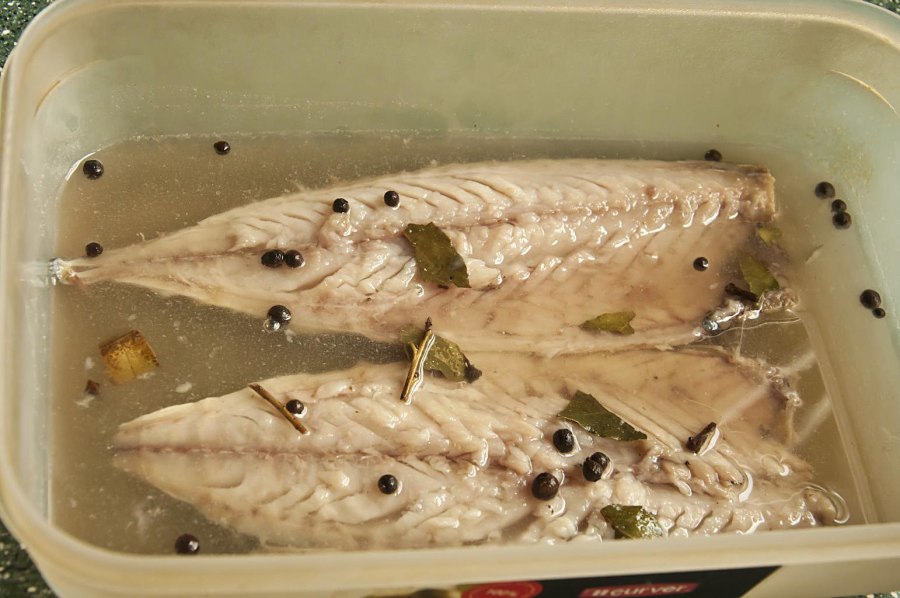 Сельдь соленая кусочками