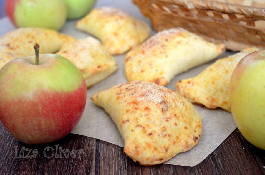 Жареные творожные пирожки