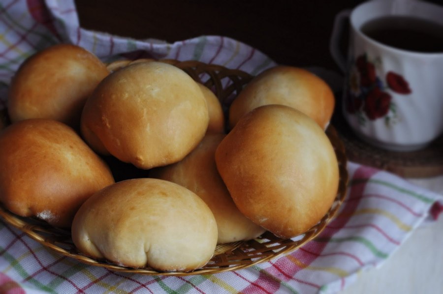 Пирог из творожного теста с яблоками