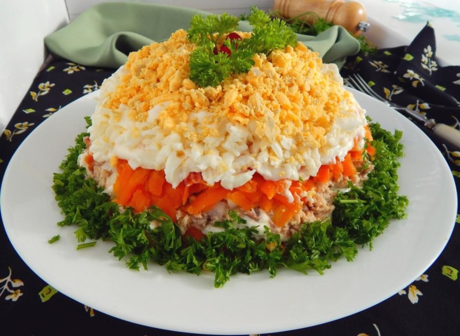 Мимоза с тунцом консервированным