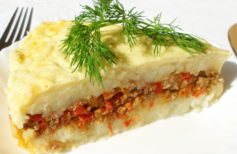 Картофельная запеканка с фаршем в духовке