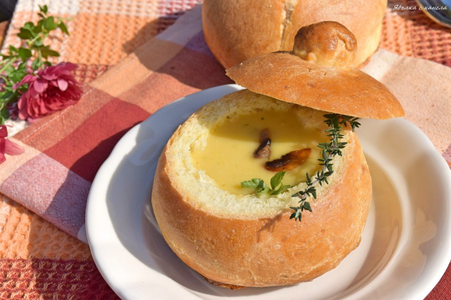 Крем суп в хлебе