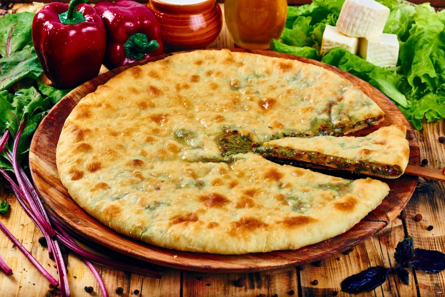 Пирог с мангольдом и сыром