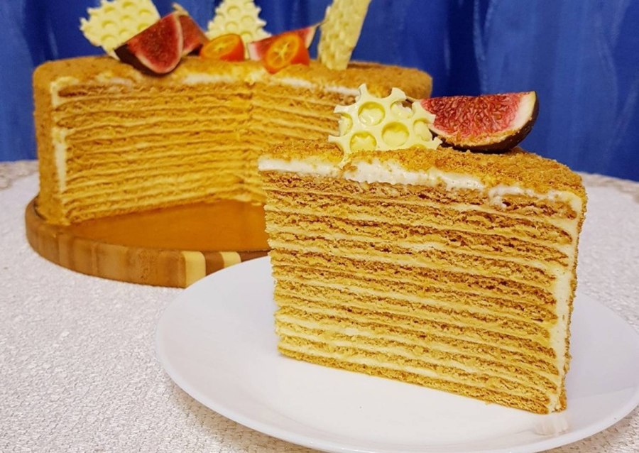 Торт сердце из медовых коржей