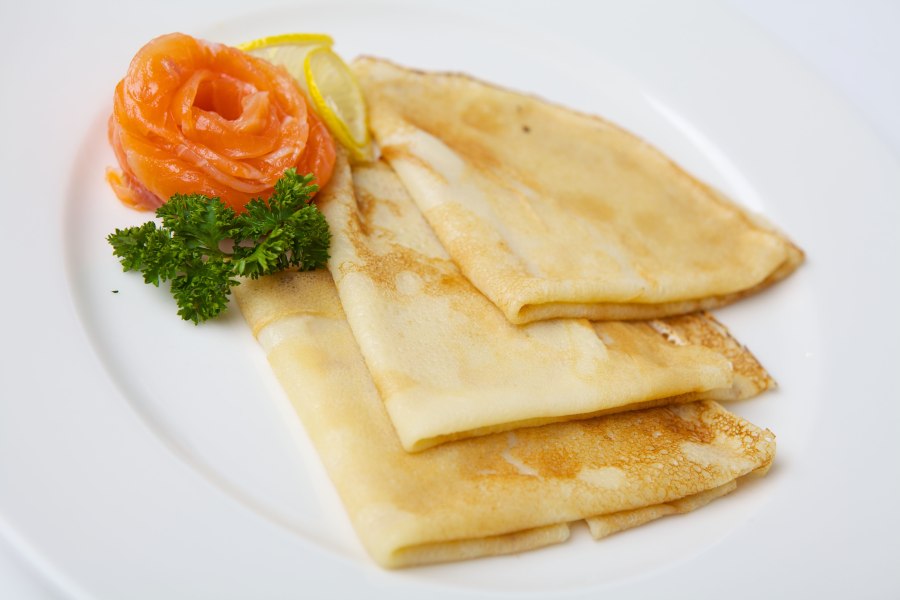 Блинчики с красной рыбой