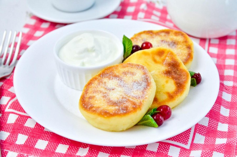 Сырники с соусом