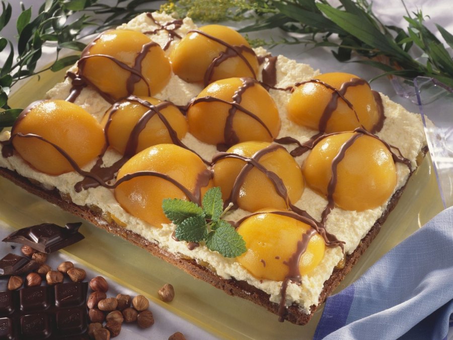 Торт с абрикосами