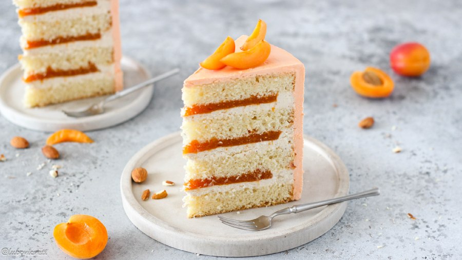 Торт с абрикосами