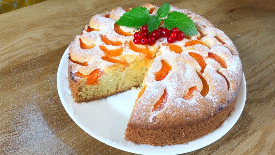 Торт с абрикосовым конфи