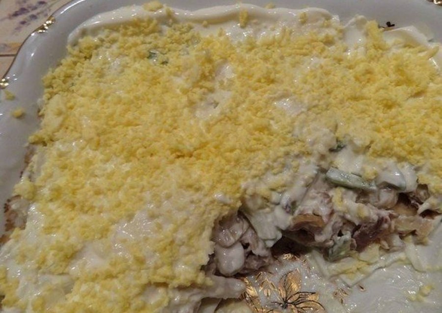 Мясной салат с грибами
