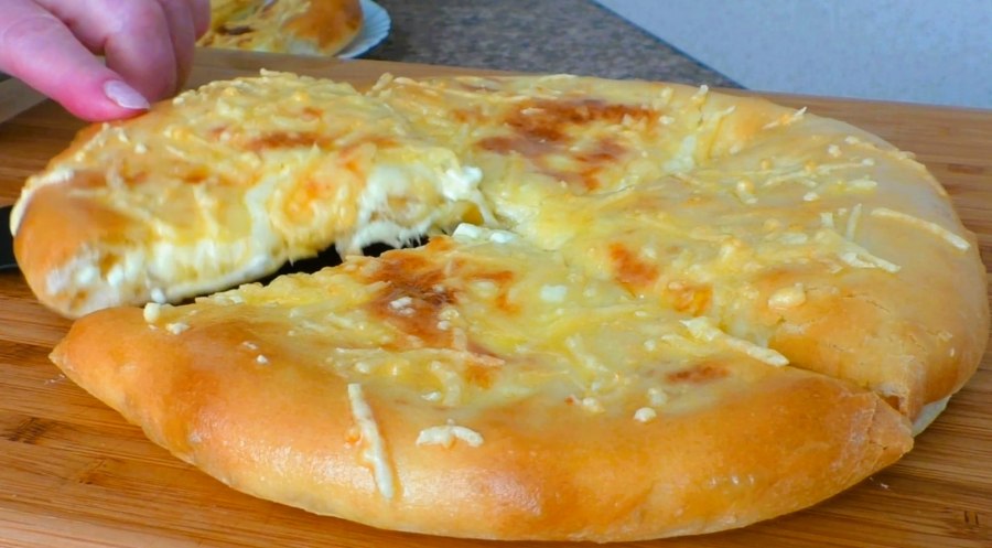 Хачапури с творогом и зеленью