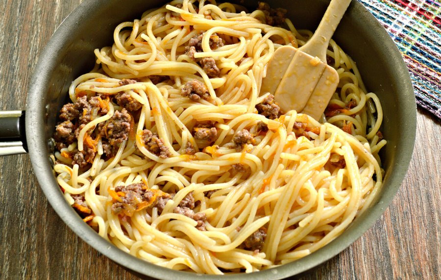 Макароны по-флотски с фаршем и овощами