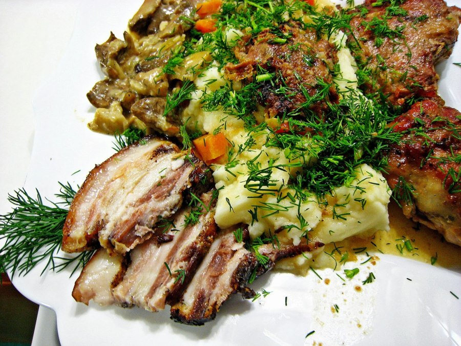 Мясо тушеное по суздальски
