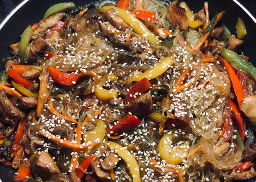 Лапша с фаршем и овощами
