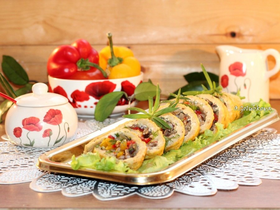 Рулет с картошкой и грибами