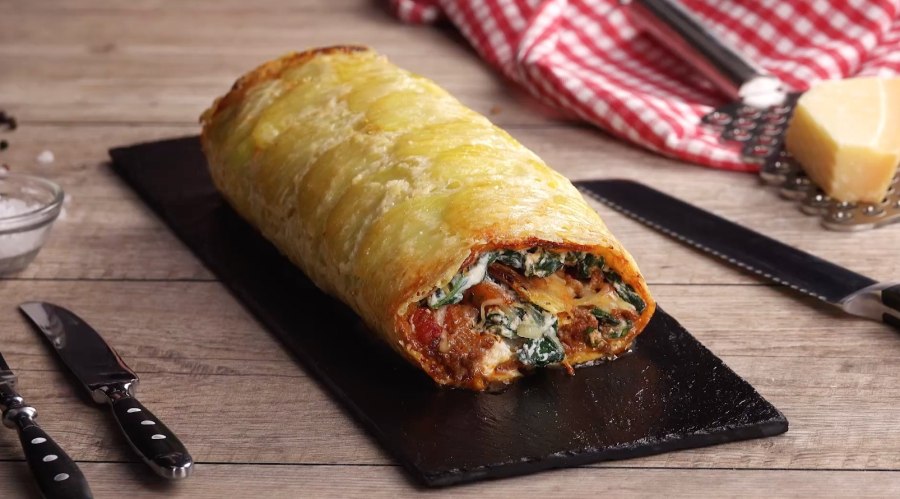 Картофельный рулет с курицей