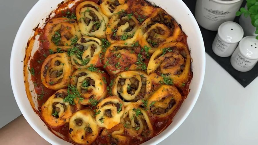 Картофельные рулетики с грибами постные