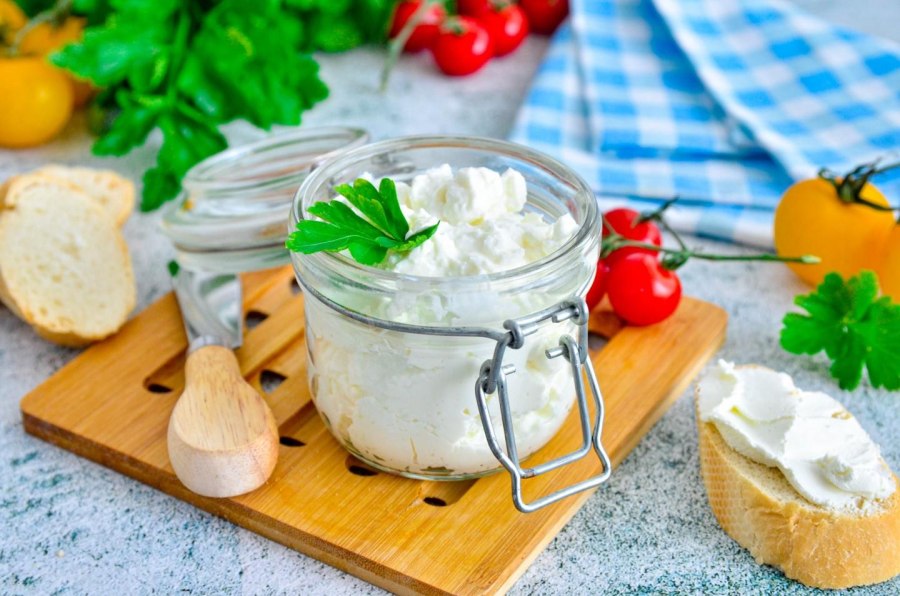 Сыр из мороженого кефира