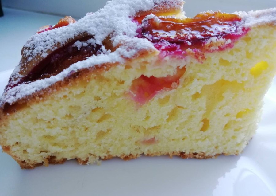 Пирог со сливами