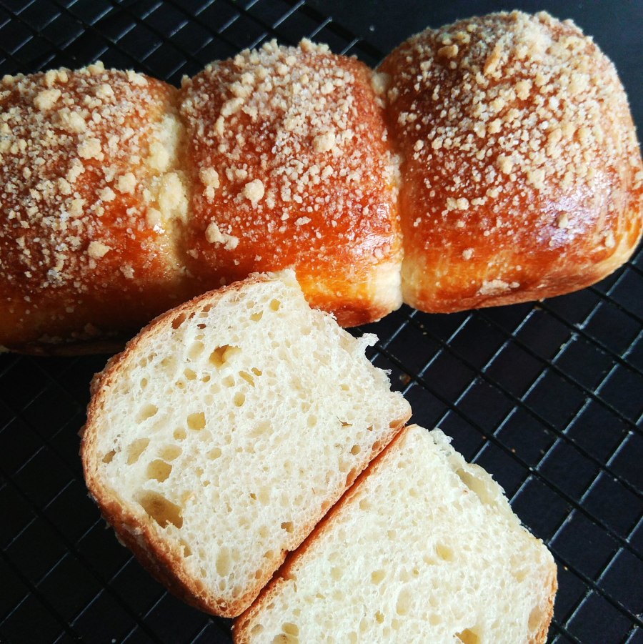 Французские булочки со сливочным маслом