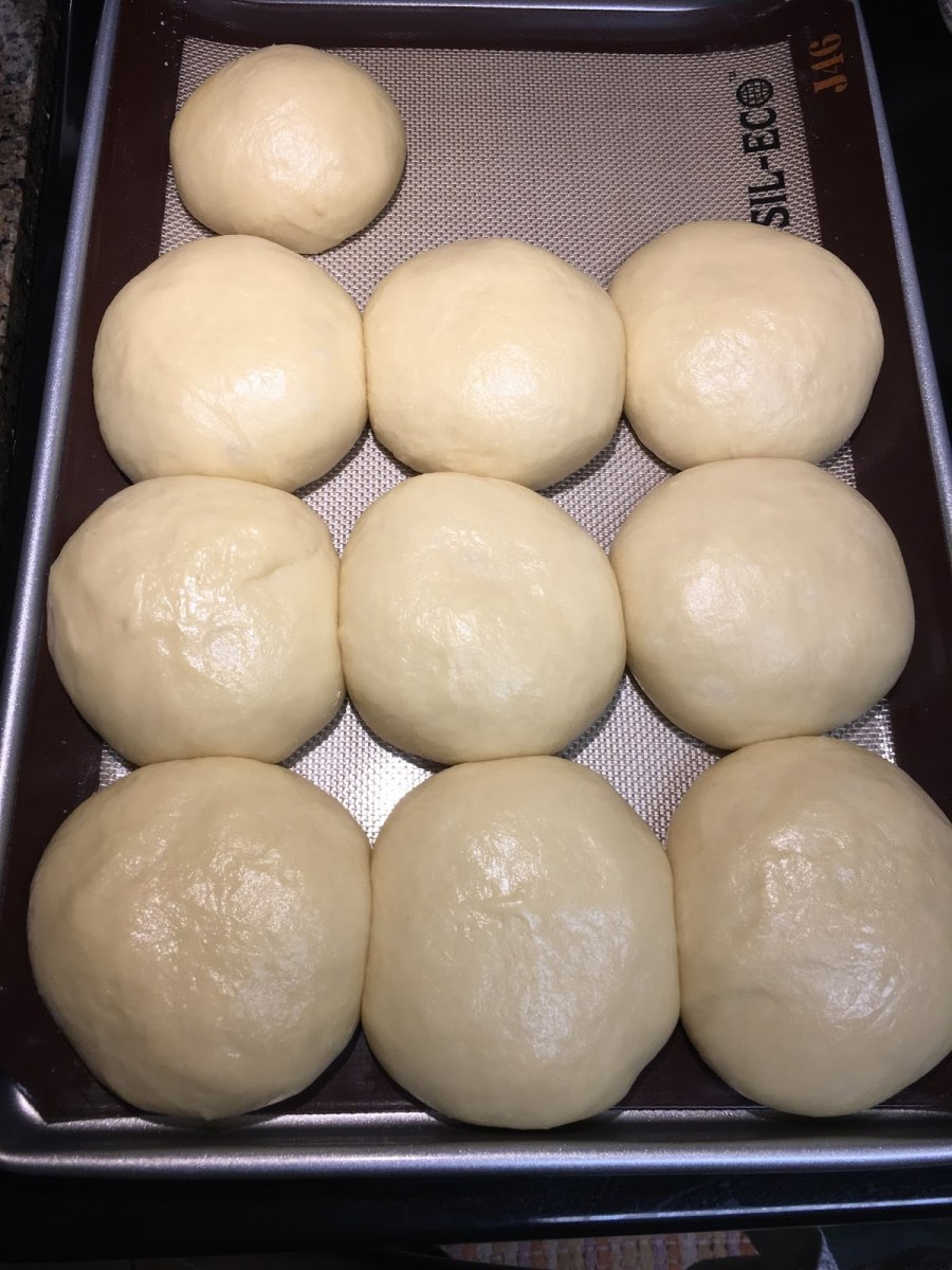 Сдобные булочки на закваске