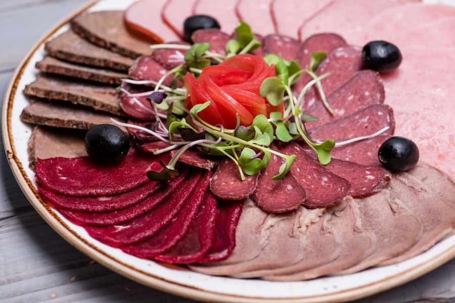 Мясное ассорти нарезка