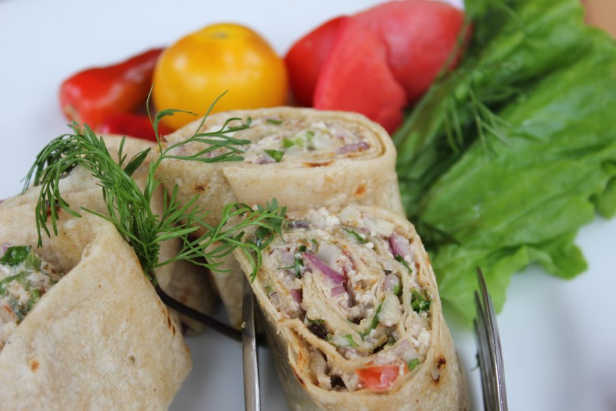 Лаваш с красной рыбой и сливочным сыром