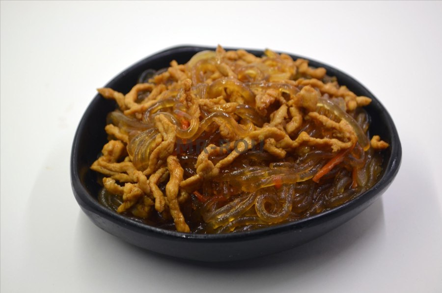 Свинина с фунчозой и овощами