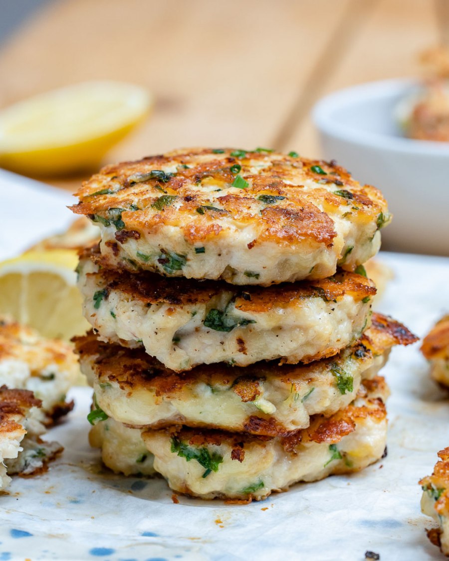 Куриные оладьи из куриной грудки кусочками