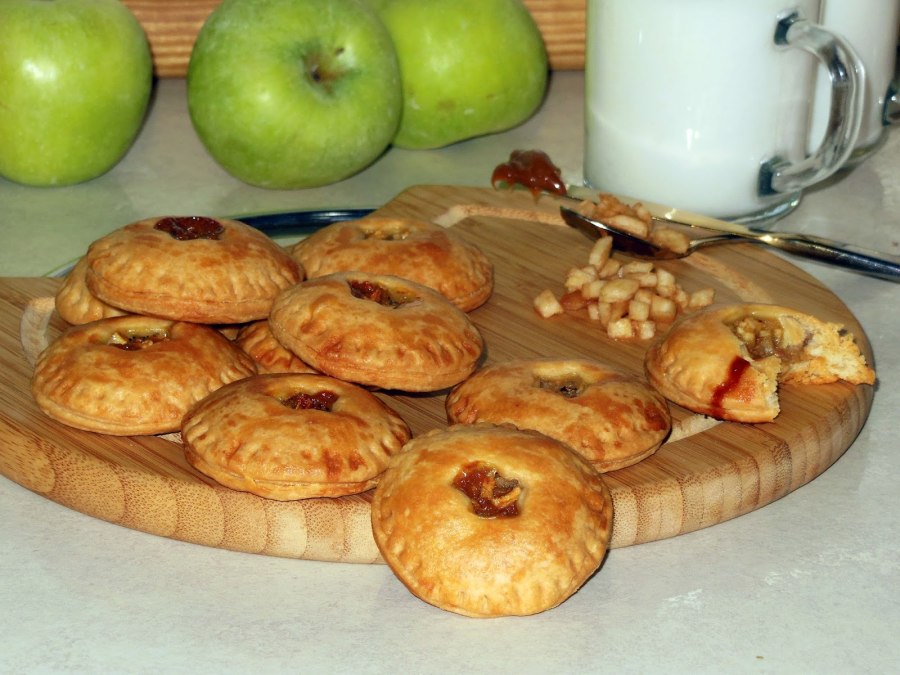 Овсяное печенье с яблоком и корицей