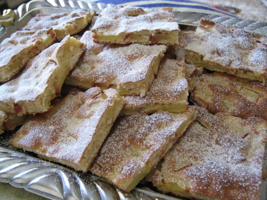 Творожное печенье с яблоками и корицей