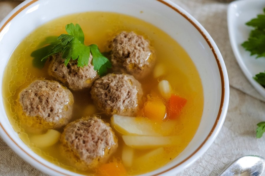 Суп с куриными фрикадельками
