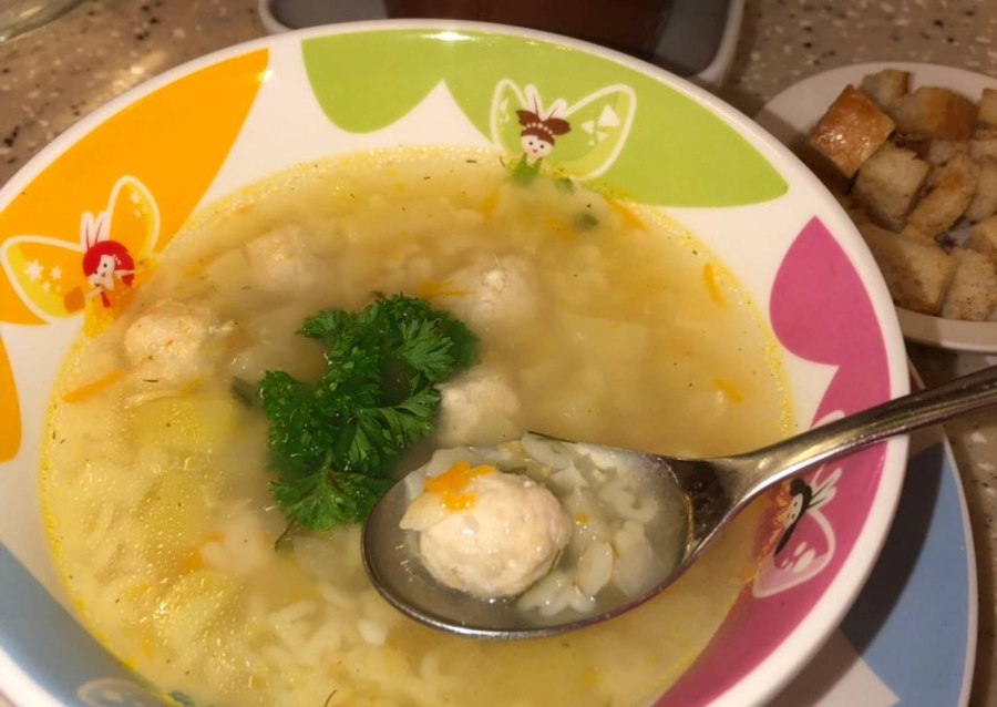 Суп с куриными фрикадельками