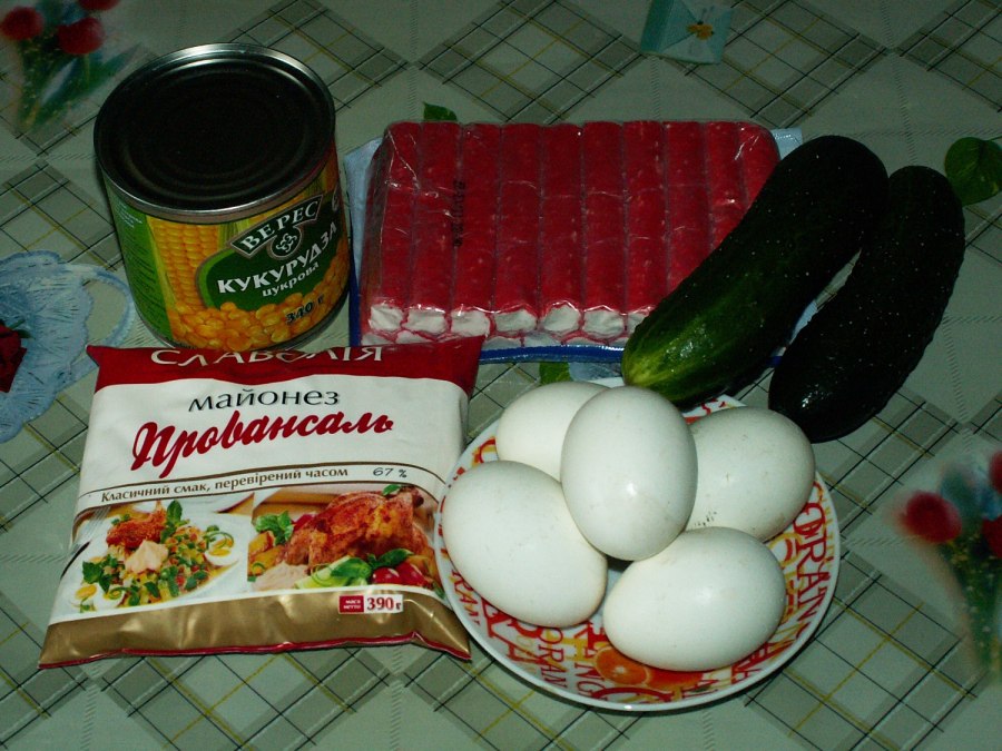Крабовая палочка кукуруза капуста майонез