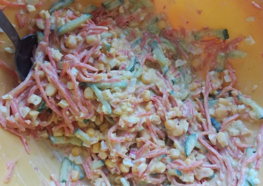 Салат с корейской морковью и кукурузой