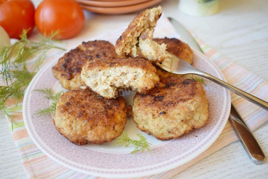 Соски котлетки и горошинки